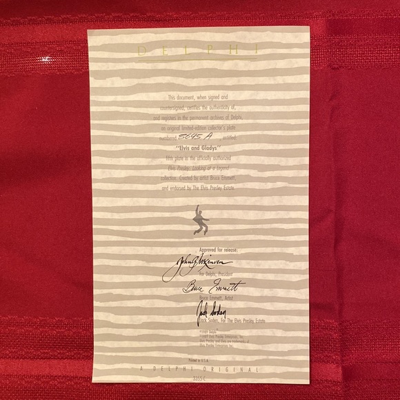 Elvis Presley: Looking at a Legend Delphi Collector Plate - 8 1/2” - Picture 3 of 7